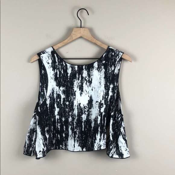 Otis & Maclain Flowy Cropped Top (Small) - Picture 4 of 5